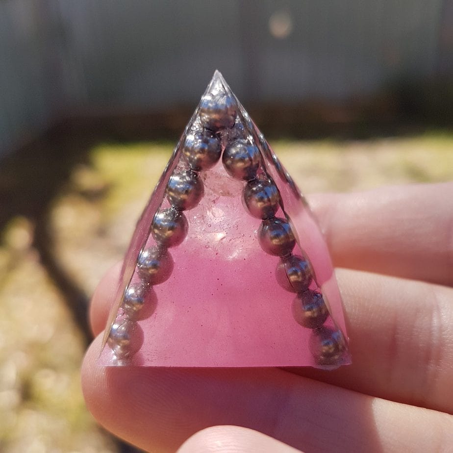Pink Quartz Kyanite and Steel Orgoneit Pyramid 3cm 1