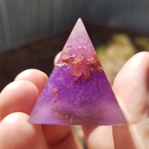 Purple Rain OrgoneIt Orgonite Pyramid 3cm 1