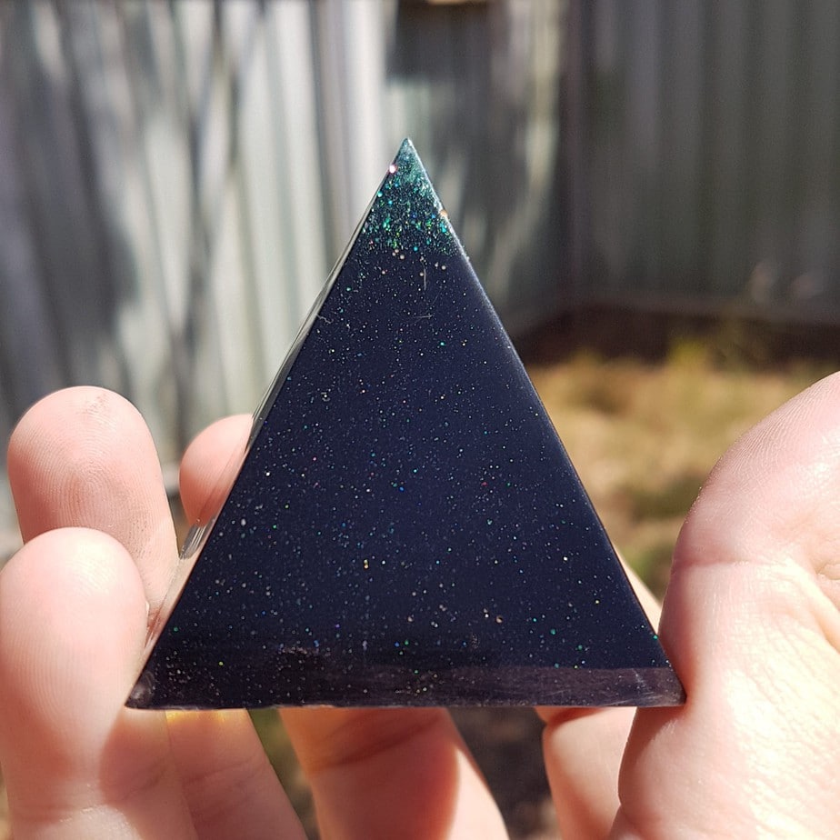 Green Light Shungite OrgoneIt Orgonite Pyramid 5cm 1