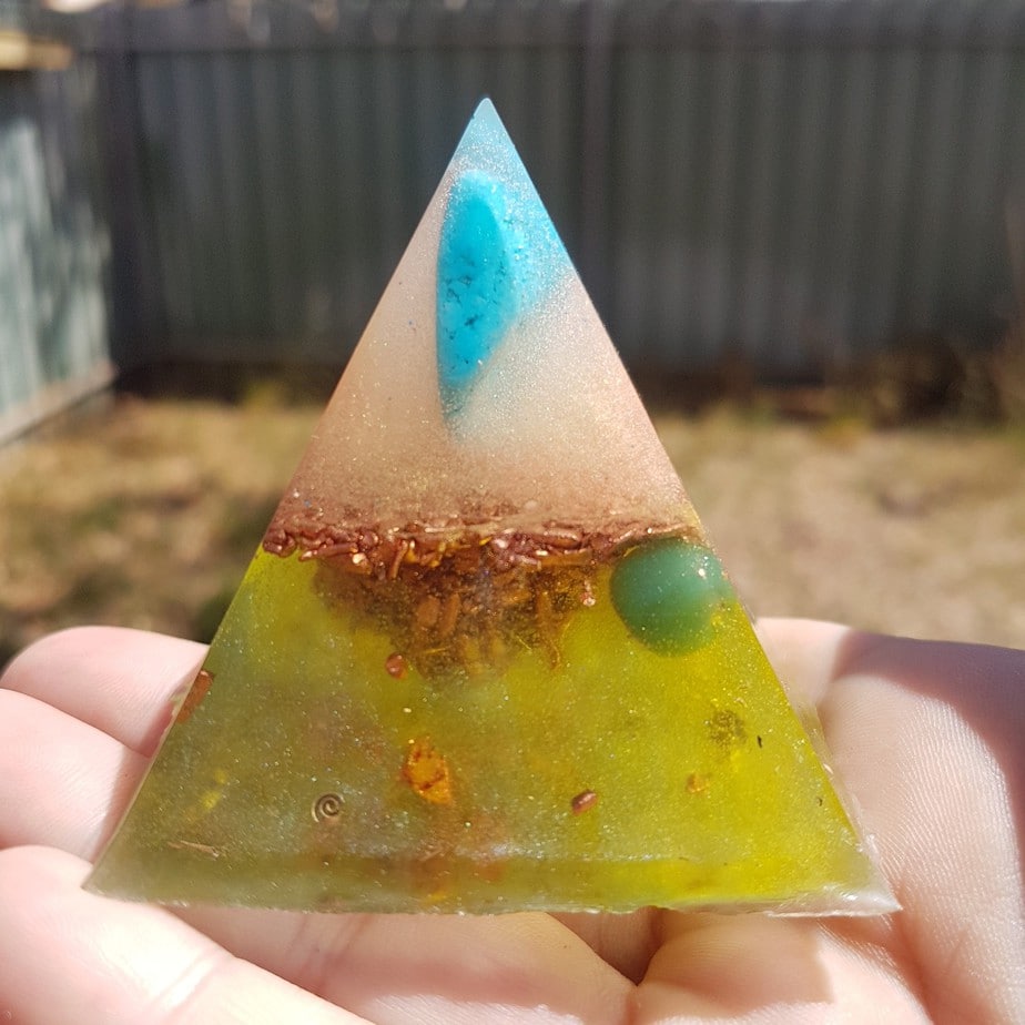 Turquoise Dreams OrgoneIt Orgonite Pyramid 6cm 1