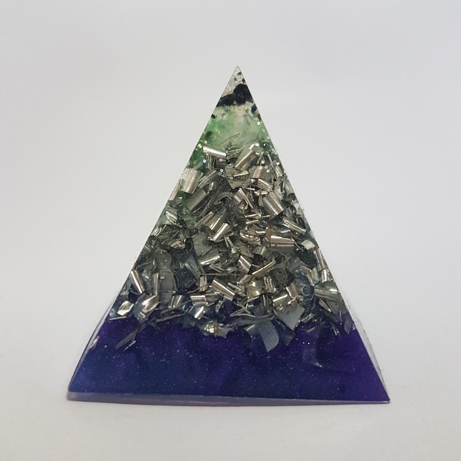 Silver Dancer Quartz Orgone Orgonite Pyramid 6cm 1