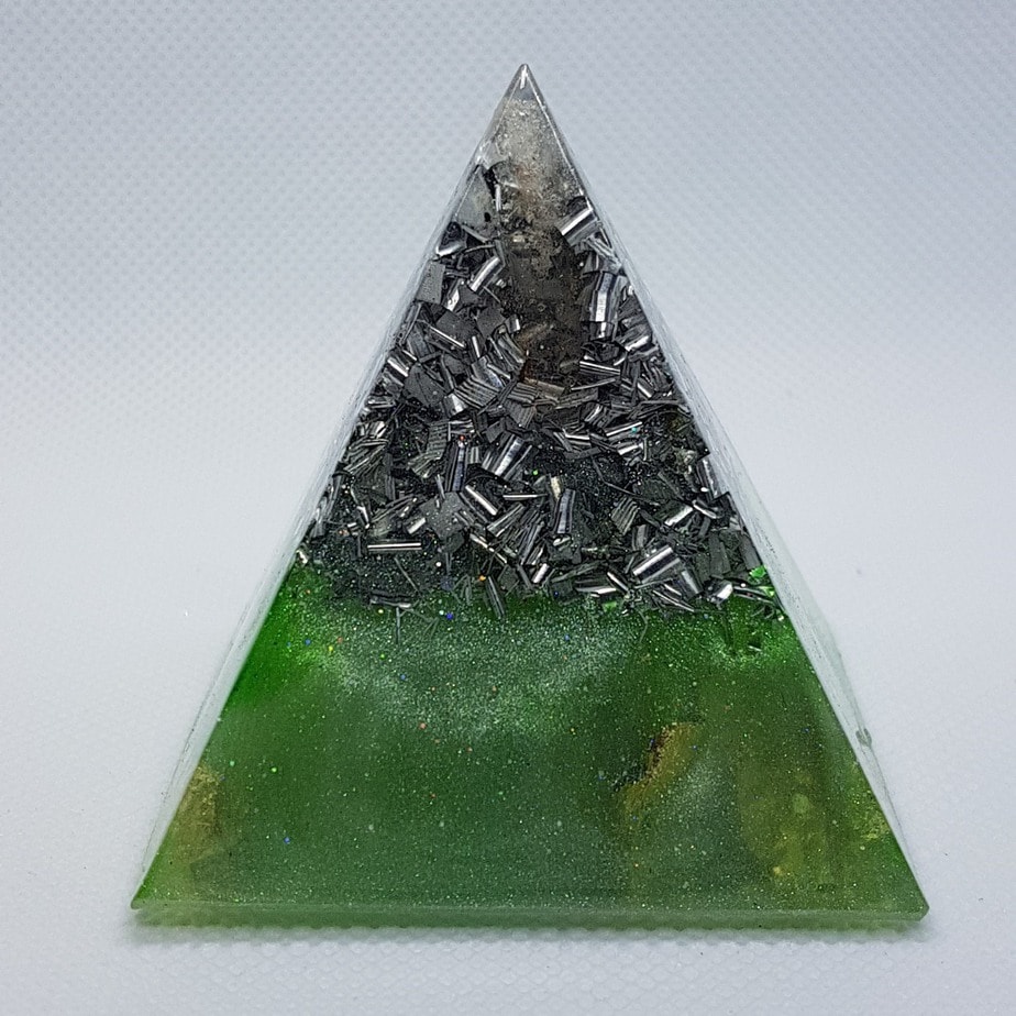 Take a Leap Orgone Orgonite Pyramid 6cm 1
