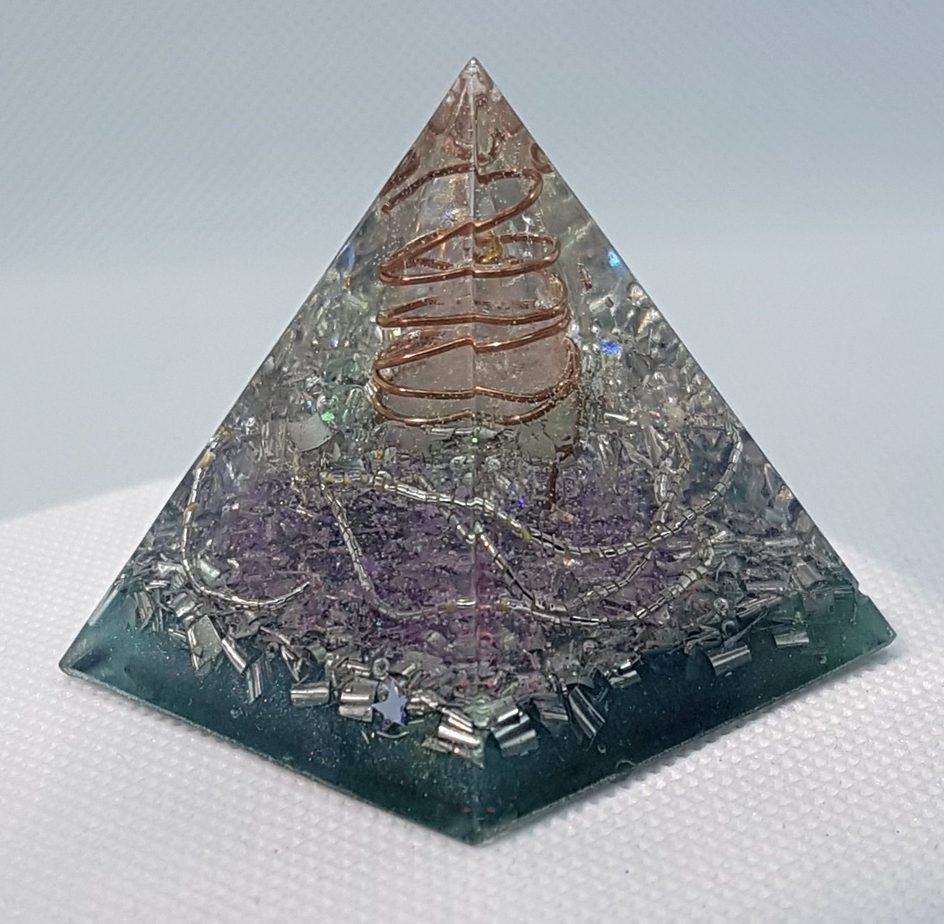 Twisted Reality Orgone Orgonite Pyramid 4cm