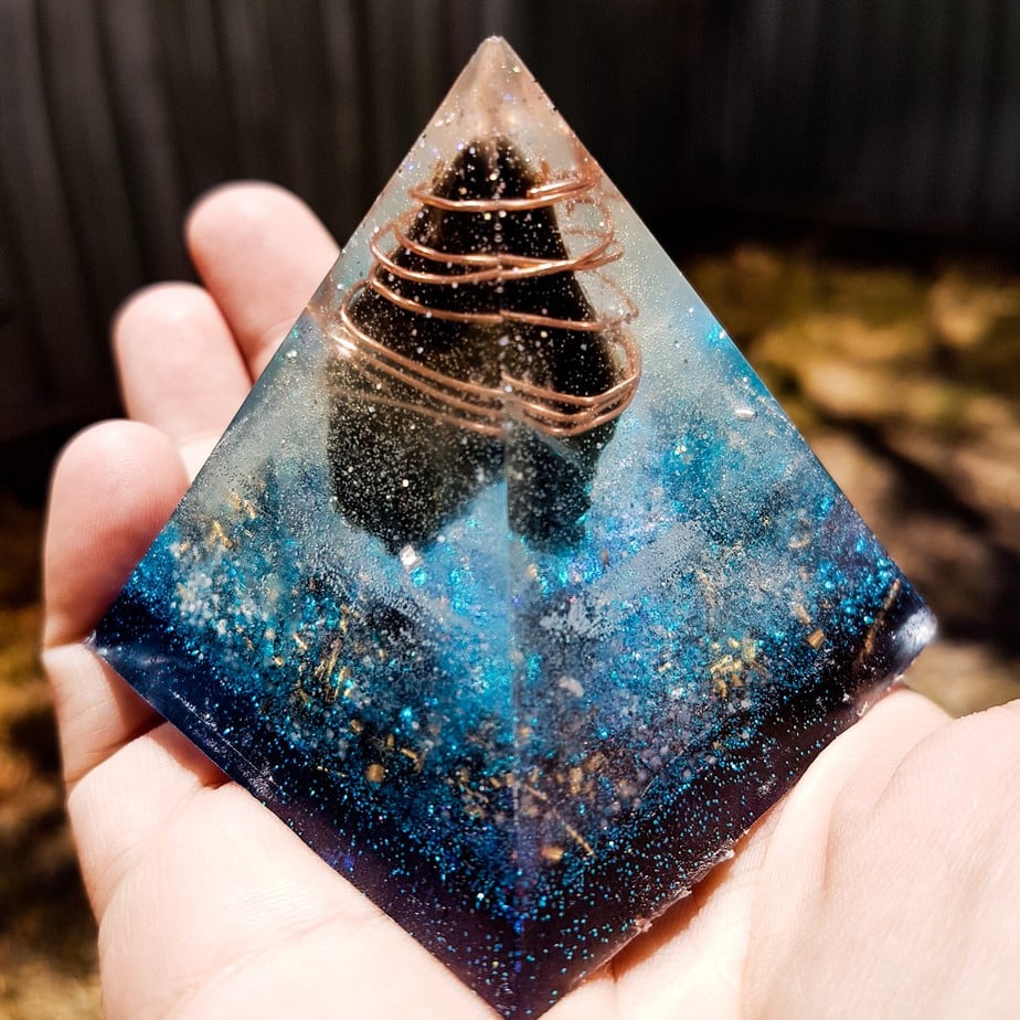 Obsidian Waves OrgoneIt Orgonite Pyramid 6cm