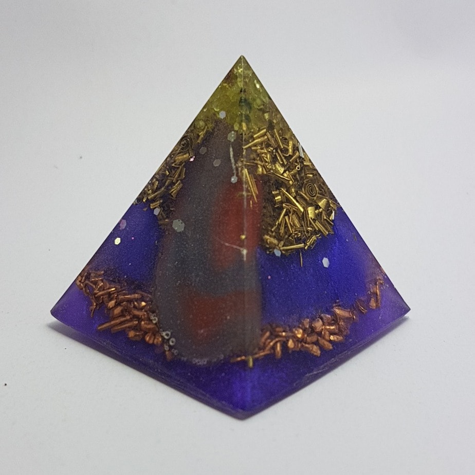 Made from Stars Orgone Orgonite Pyramid 4cm