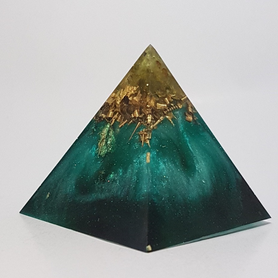 InterSpace Orgone Orgonite Pyramid 5cm