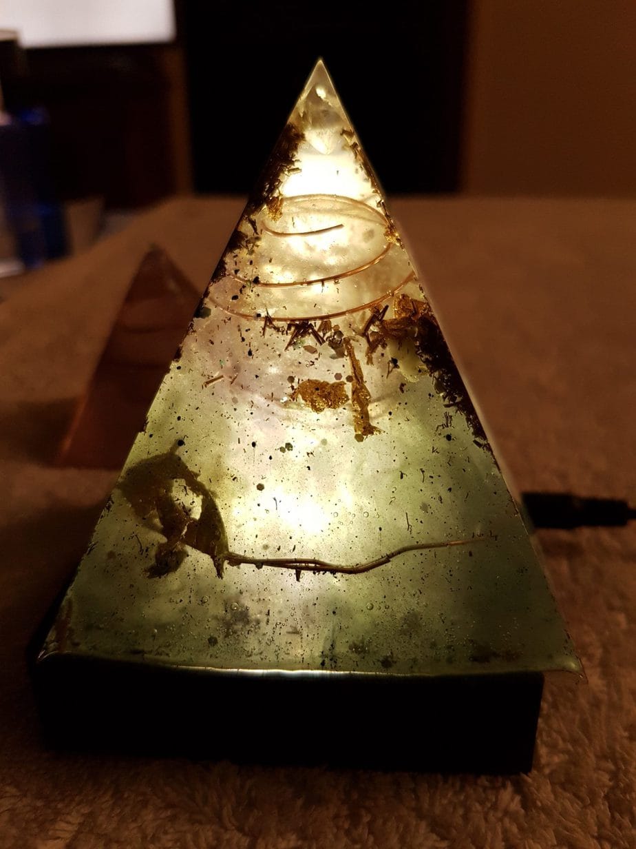 Millenium Orgone Orgonite Pyramid 8cm 4