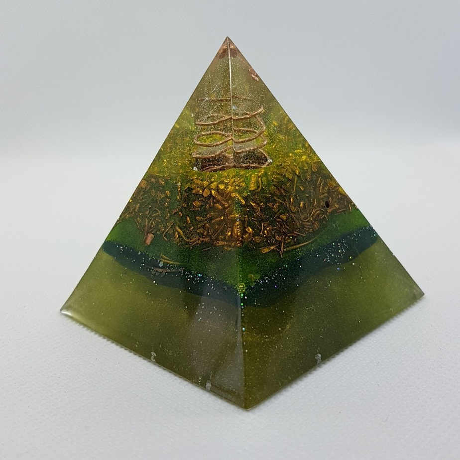 Wild Chaos Orgone Orgonite Pyramid 6cm