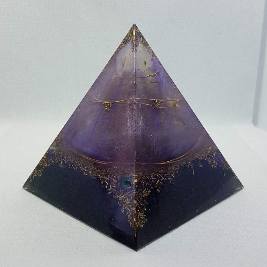 Morphing Nebula Orgone Orgonite Pyramid 9cm 1