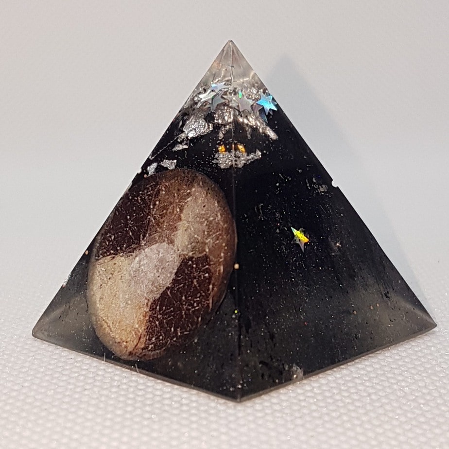 Hologramatic Universe Orgone Orgonite Pyramid 4cm