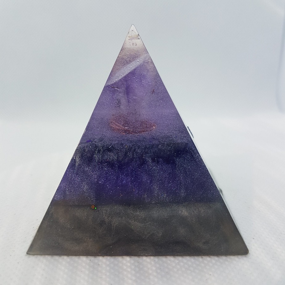 Purple Power Orgone Orgonite Pyramid 6cm 2