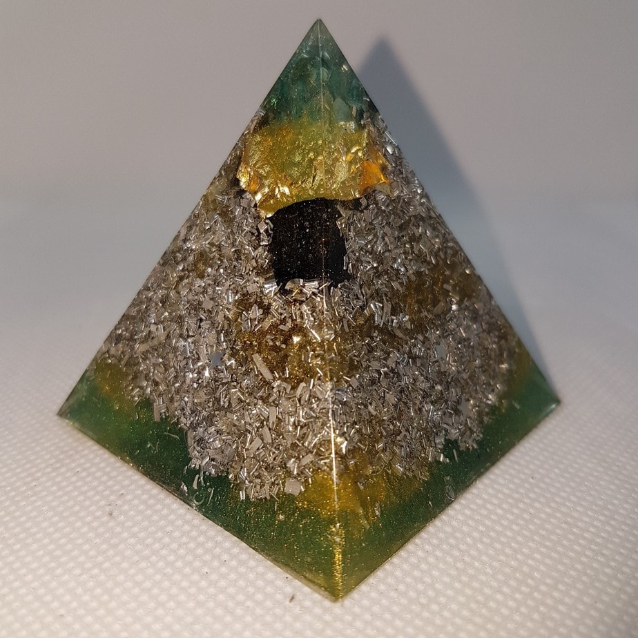 Khazad-dûm Orgone Orgonite Pyramid 6cm 2