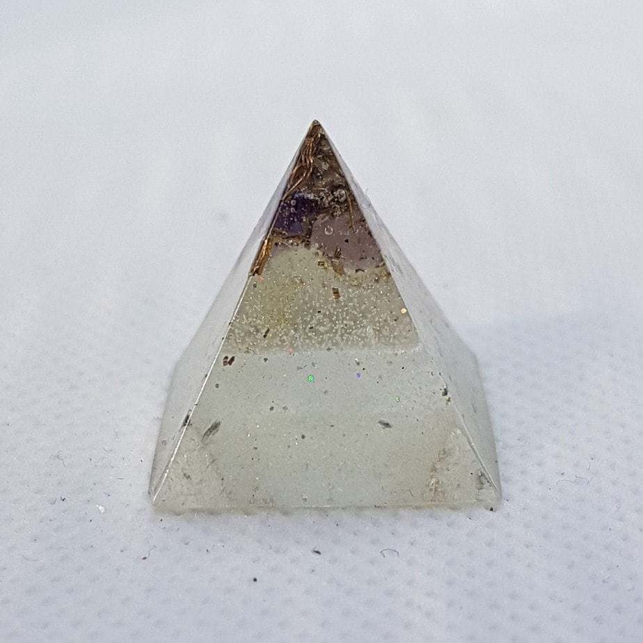 Clear Mind Orgonite Pyramid 2cm 1