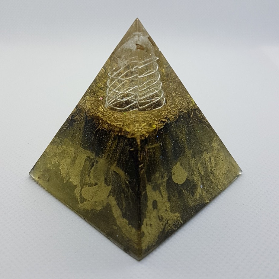 GoldenEye Orgone Orgonite Pyramid 6cm 3