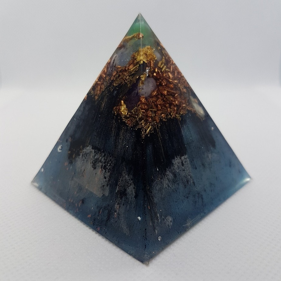 Reverse Precipice Orgone Orgonite Pyramid 6cm 2