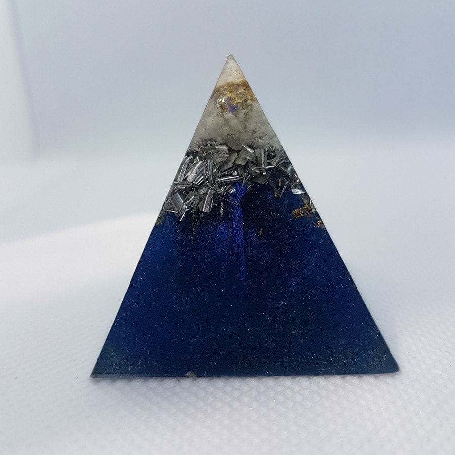 Neptune Dreams Orgone Orgonite Pyramid 4cm 1