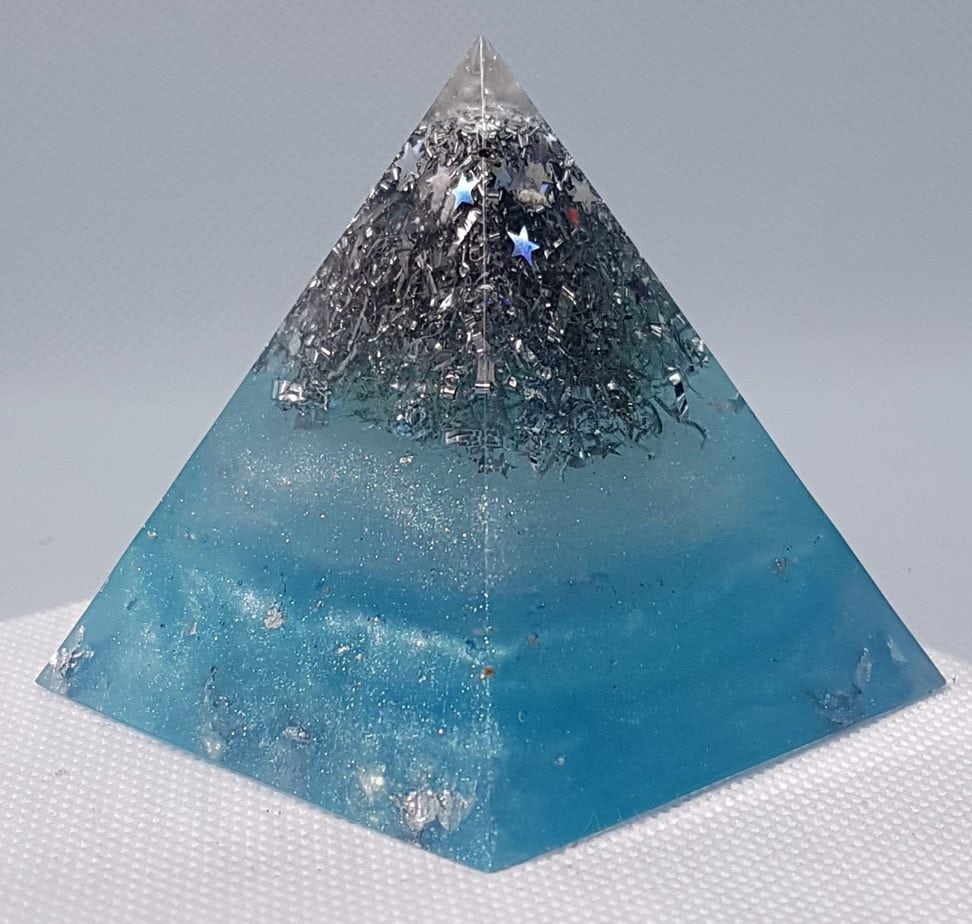 Pearls of Wisdom Orgone Orgonite Pyramid 6cm - Aquamarines, Quartz and Fluorite combined with Herkimer Diamonds, lovingly wrapped in silver and aluminium, Feel as if you are floating free!