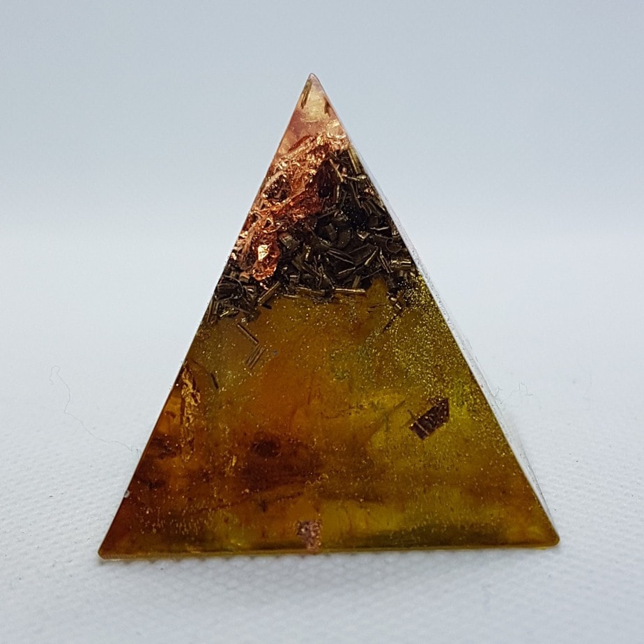 Rusted Mind Orgone Orgonite Pyramid 4cm 2