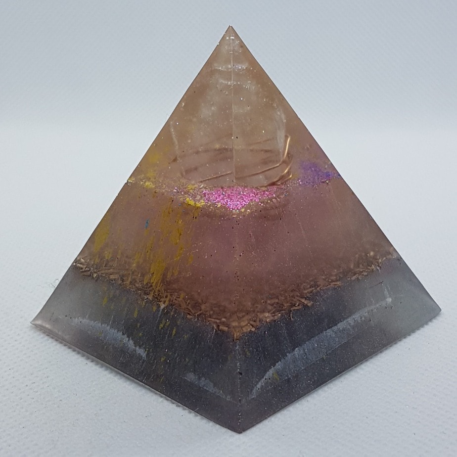 Mystical Worlds Orgone Orgonite Pyramid 6cm 3
