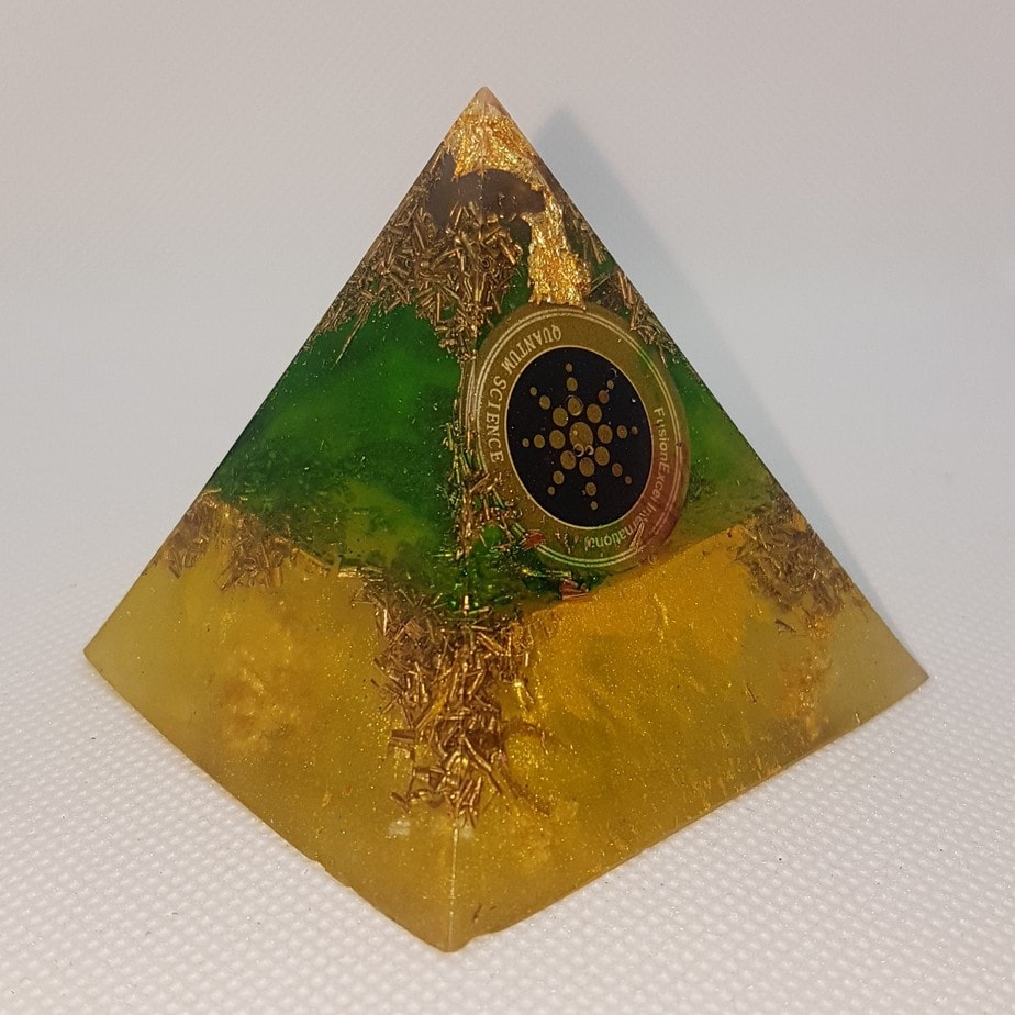 Earthling Orgone Orgonite Pyramid 6cm - Rose Quartz Point combined with Herkimer Diamonds, Copper, Brass, Scalar Wave Protection