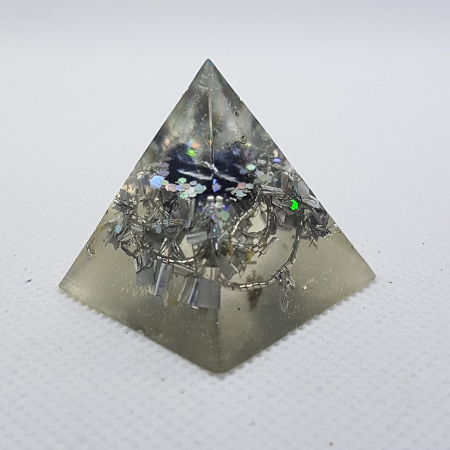 Moonbeam Orgoneit Orgonite Pyramid 3cm - Quartz Point, Silver and Tourmaline. EMF Protection and Scalar Waves. Quartz is the master healing crystal!