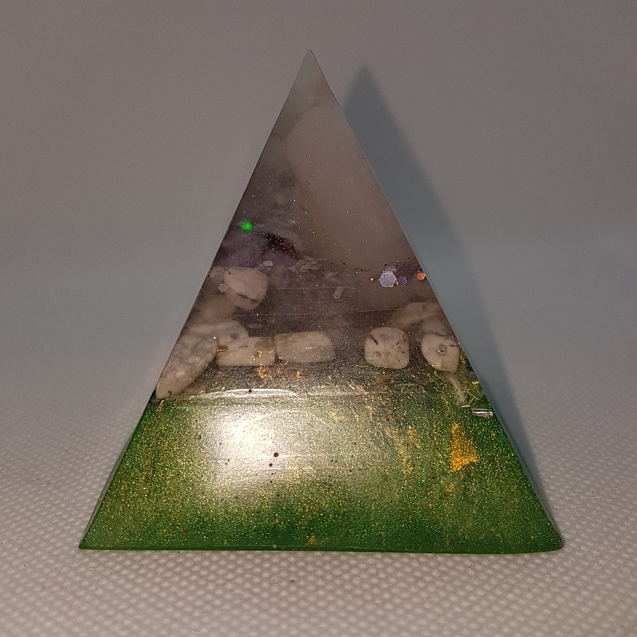 Spiritual Rising Orgone Orgonite Pyramid 6cm 3