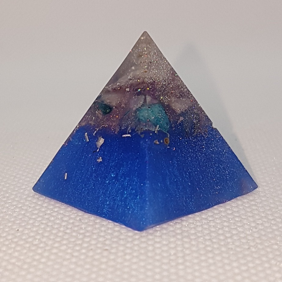 Beyond the Blues Orgoneit Orgonite Pyramid 3cm - Blue Topaz, Amethyst and Silver in an Orgonite of wonder! clear, clarity, focus! and of course may assist with EMF protection
