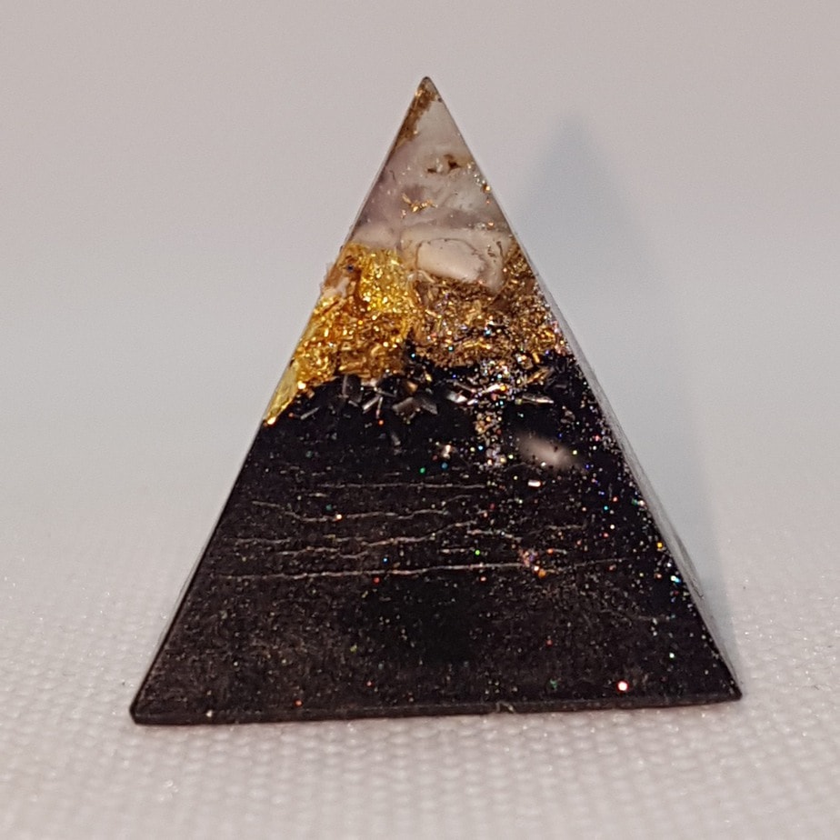 Cluster of Awesome Orgoneit Orgonite Pyramid 3cm 1