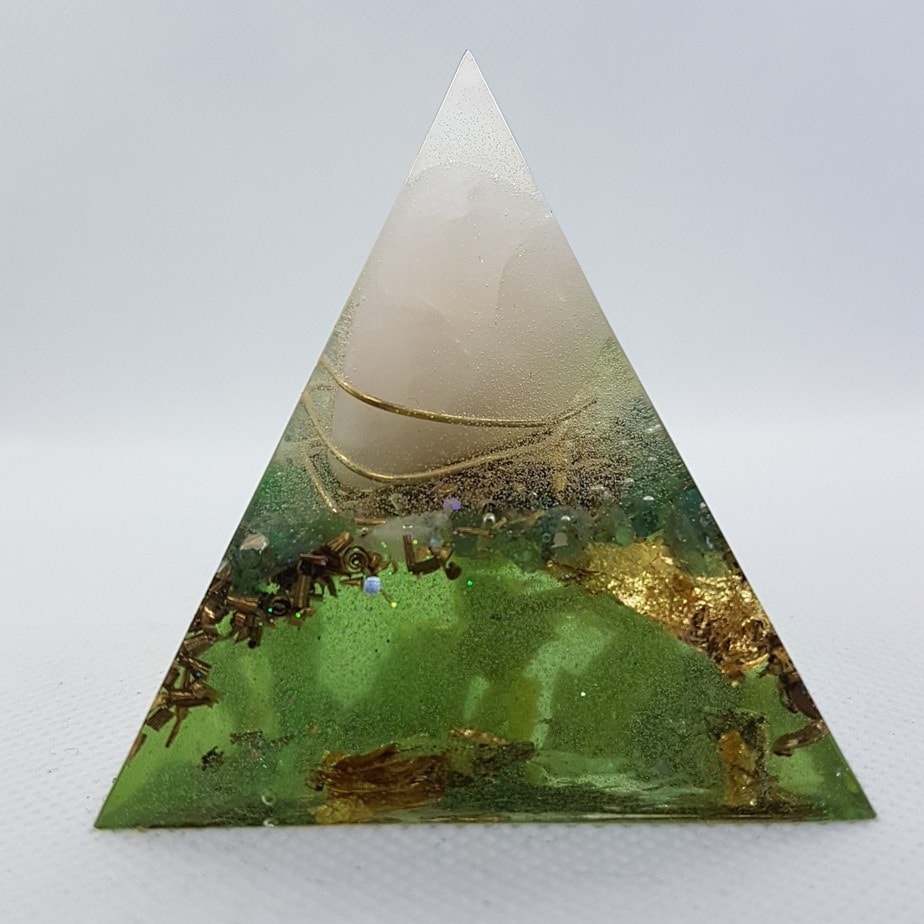 Mercury Rising Orgone Orgonite Pyramid 6cm 1