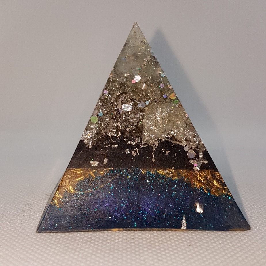 Sedimentary Layers Orgone Orgonite Pyramid 6cm 1
