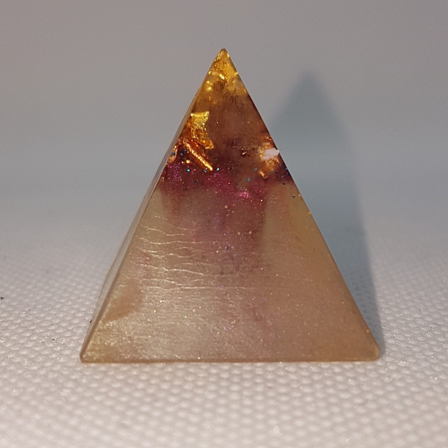 Cherry Blossom Orgoneit Orgonite Pyramid 3cm 2
