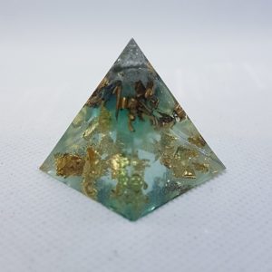 Crystal Gazing Orgoneit Orgonite Pyramid 3cm - Green calcite, Fluorite and Quartz, cocooned in brass and 24 carat gold leaf, such a calming Orgonite with emf protection Green calciteCrystal Gazing Orgoneit Orgonite Pyramid 3cm - Green calcite, Fluorite and Quartz, cocooned in brass and 24 carat gold leaf, such a calming Orgonite with emf protection Green calcite