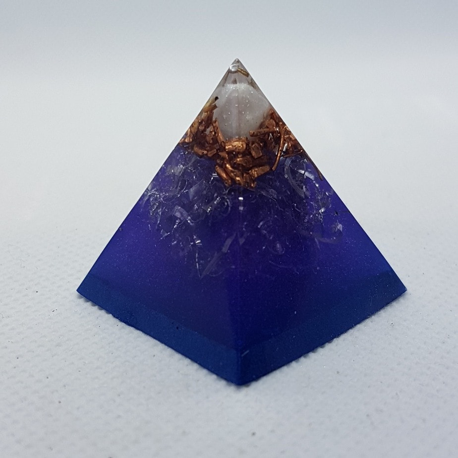 Proton Explosion Orgoneit Orgonite Pyramid 3cm 1