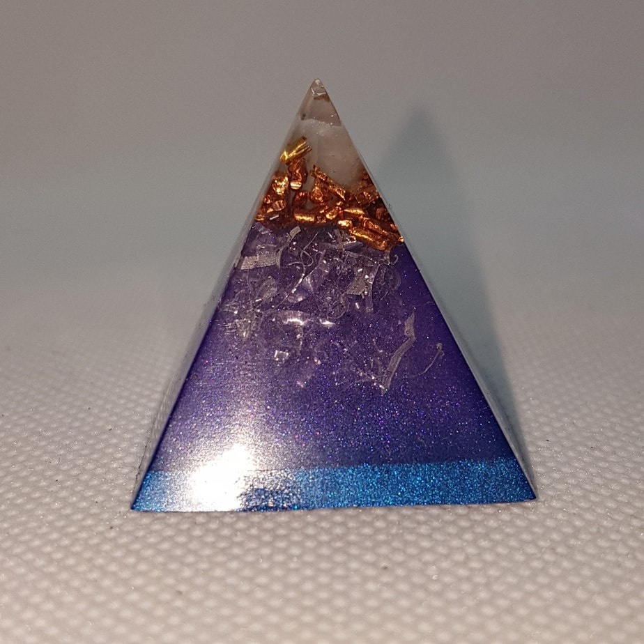 Proton Explosion Orgoneit Orgonite Pyramid 3cm 2