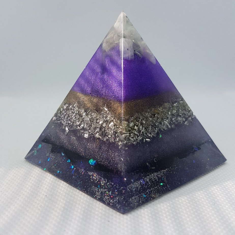 Stellar Awakening Orgone Orgonite Pyramid 6cm - Moonstone and Howlite on top of Amethyst with Herkimer Diamond, silver, aluminium and gold