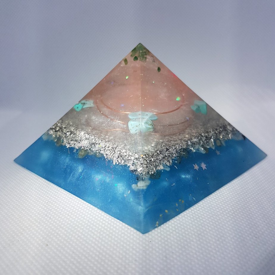 Holy Giza Green Adventurine Turquoise Rose Quartz Pyramid 9.5cm - Amazing warm green adventurine, turquoise and Rose and clear quartz healing gifts, for Love and Warmth