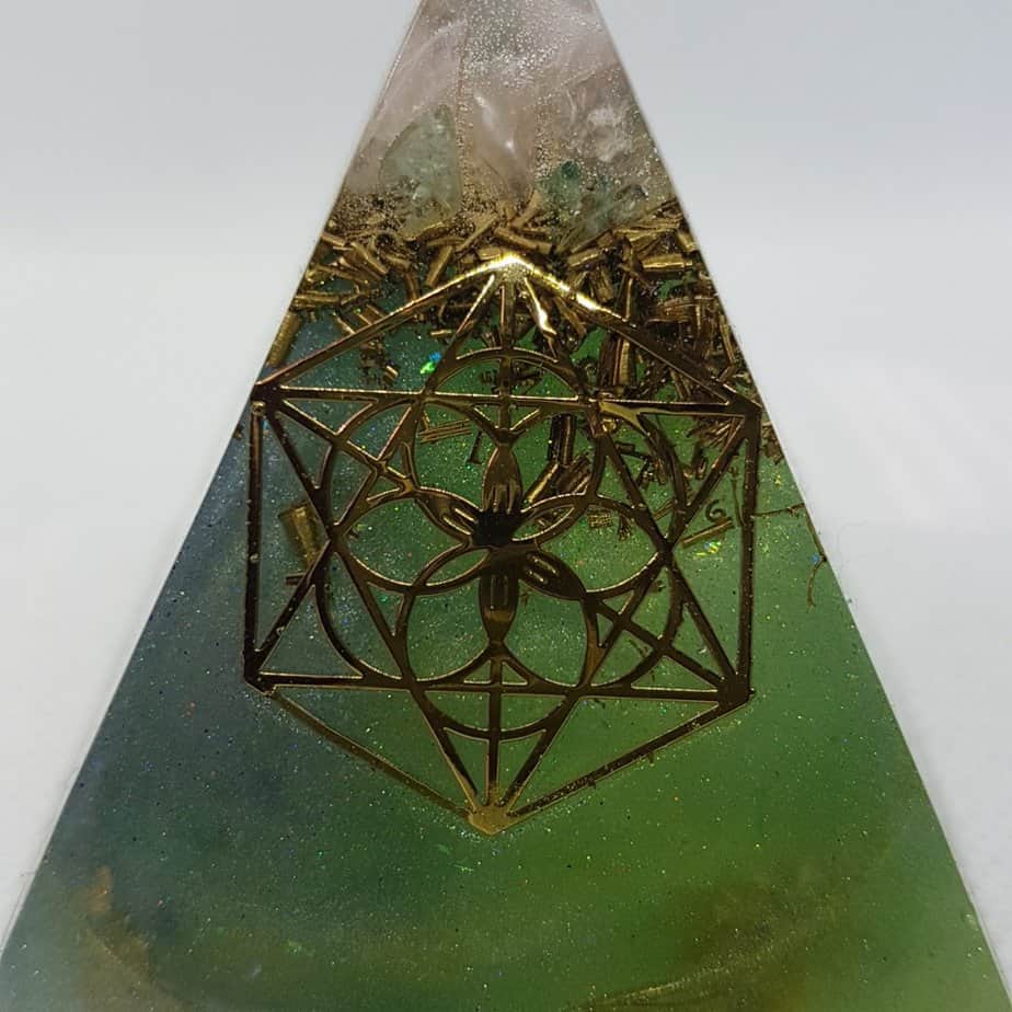 Internal Focus Orgone Orgonite Pyramid 6cm 2