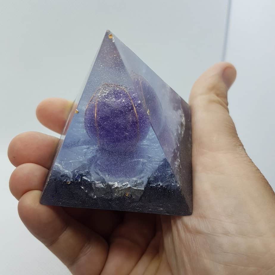 The Power in your Hand Orgone Orgonite Pyramid 6cm 2
