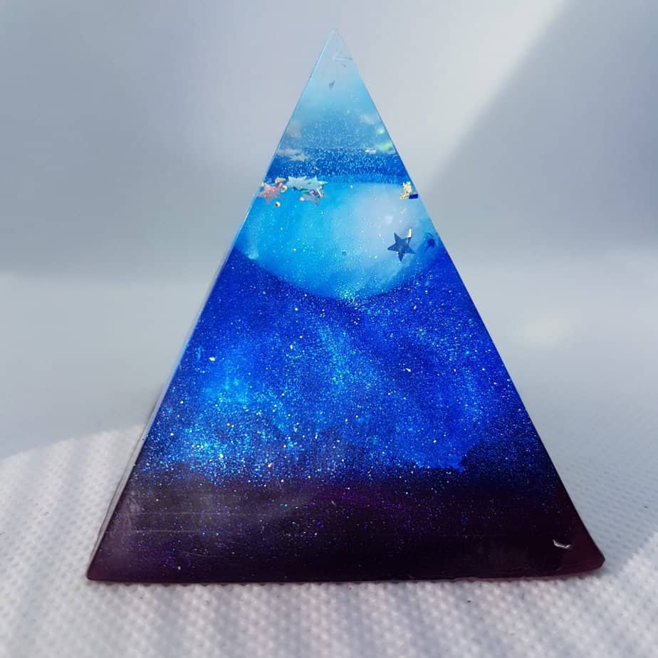 Hidden Strength Orgone Orgonite Pyramid 6cm 1