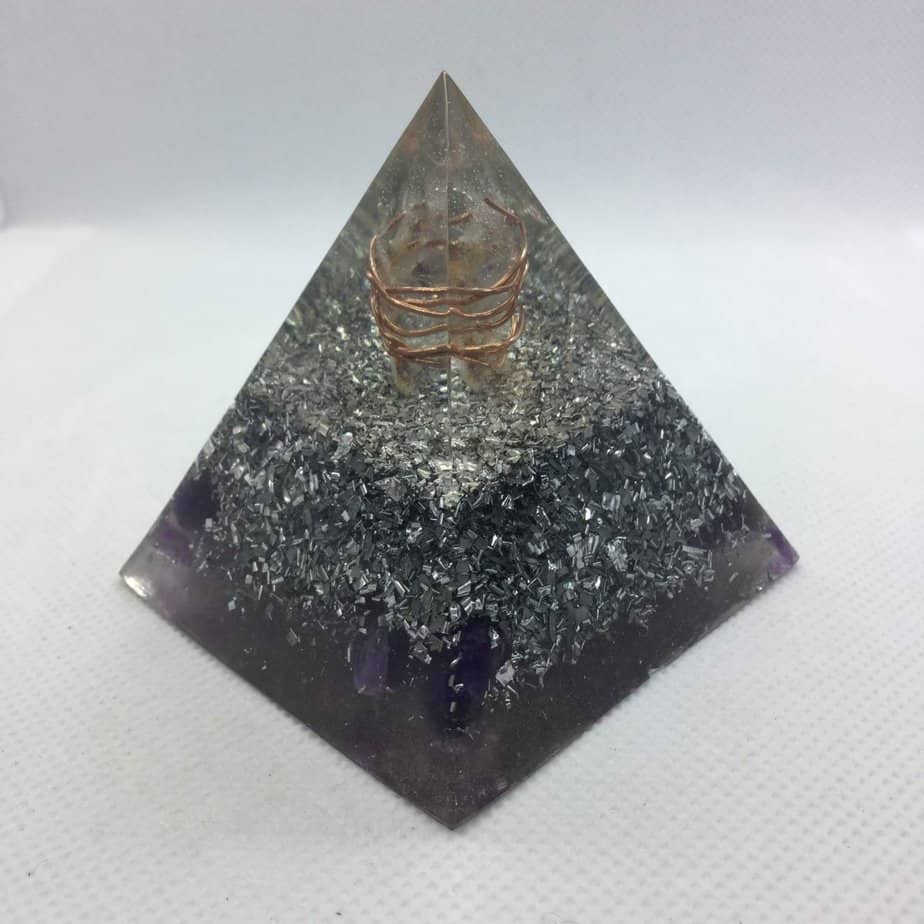 Silver Dreamer Orgone Orgonite Pyramid 6cm - Solid core of Clear Quartz wrapped in Copper, Aluminium and Silver Layer with Amethyst and Rose Quartz base