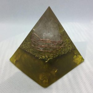 Solar Flare Golden Orgone Orgonite Pyramid 6cm - Huge Clear Quartz Point surrounded by Copper, on a bed of Brass, Herkimer Diamonds and Gold Leaf, like a ray of energy!