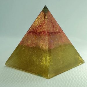 Martian Landings Orgone Orgonite Pyramid 5cm -Fluorite crown above a quartz embrace, with 24 Carat Gold, Brass and Herkimer Diamonds