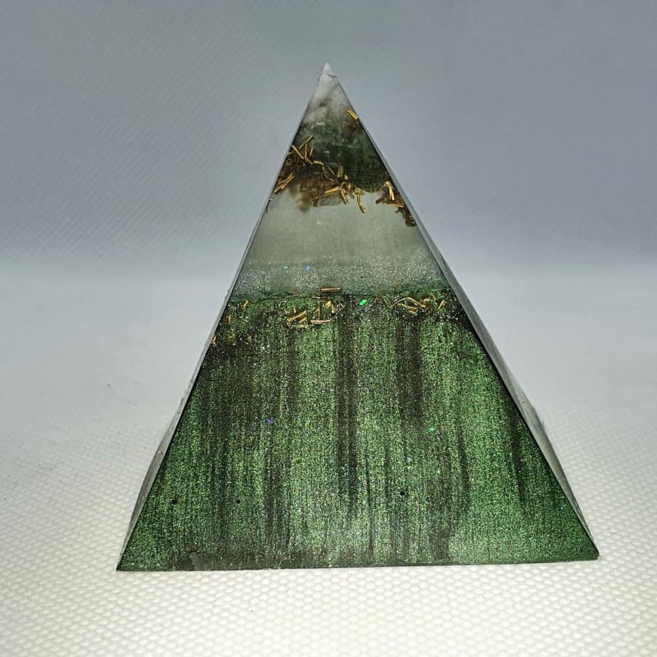 Godafoss Icelandic Hues Orgone Orgonite Pyramid 6cm 1