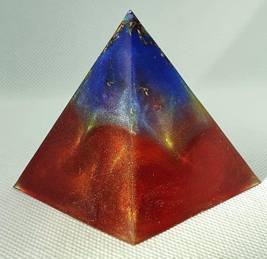 Arcoiris Rainbow Orgone Orgonite Pyramid 6cm - Herkimer Diamonds, Cleat Quartz Point, Celstitie, Rose Quartz and Gold deep within this Multicoloured, Multifaceted Rainbow Orgonite