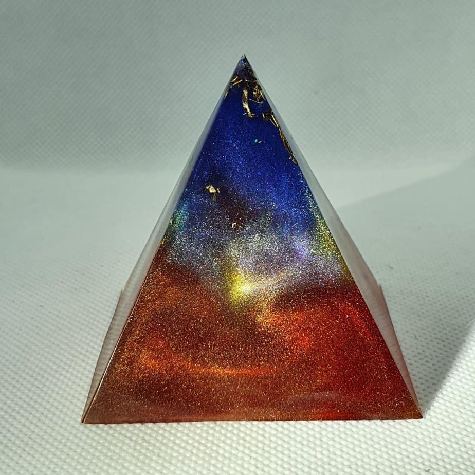 Arcoiris Rainbow Orgone Orgonite Pyramid 6cm 1