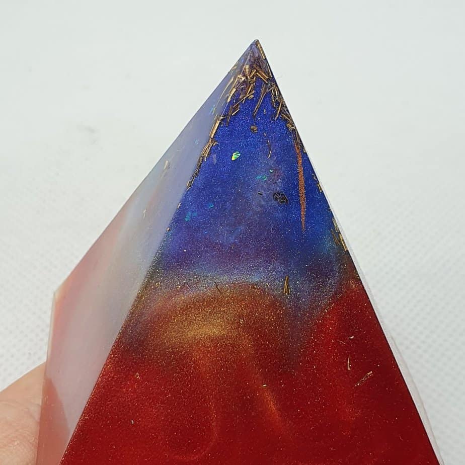 Arcoiris Rainbow Orgone Orgonite Pyramid 6cm 3
