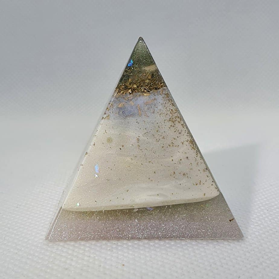StarDust II Orgone Orgonite Pyramid 4cm 1