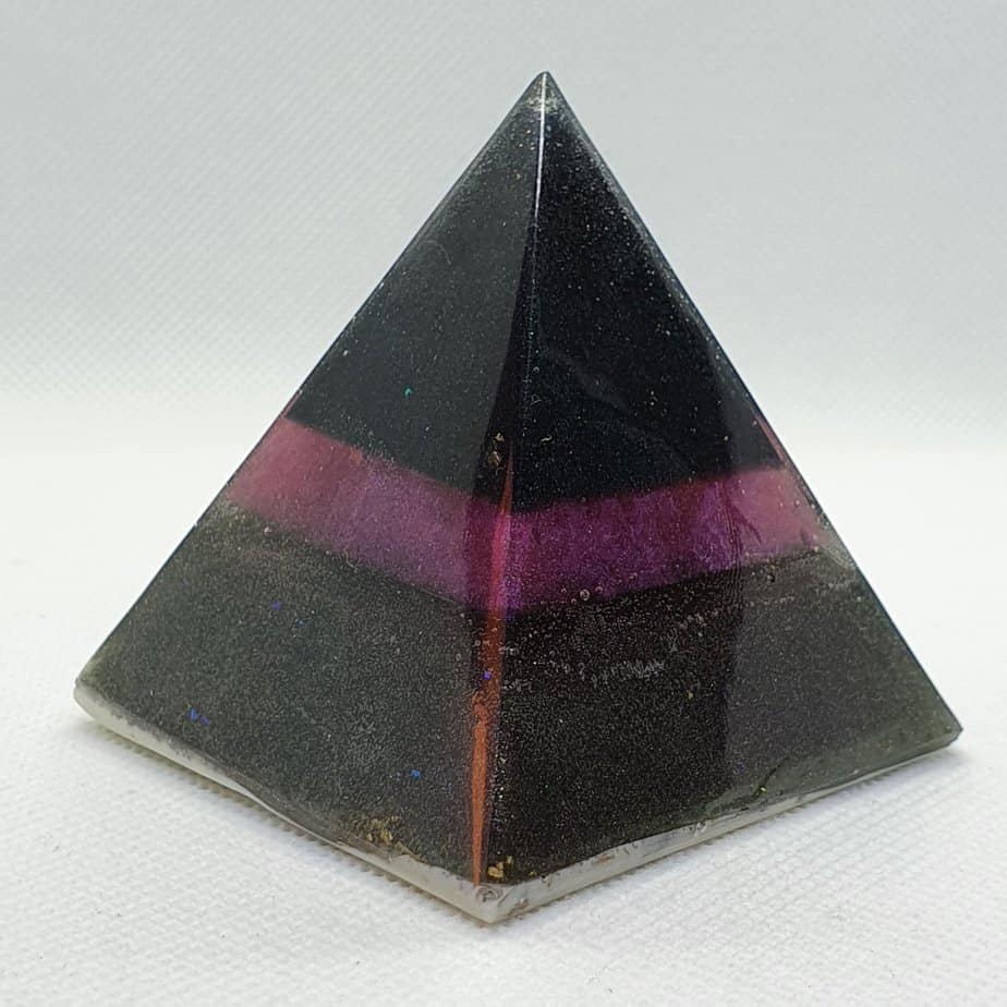 Violet Lightning Orgone Orgonite Pyramid 6cm 1