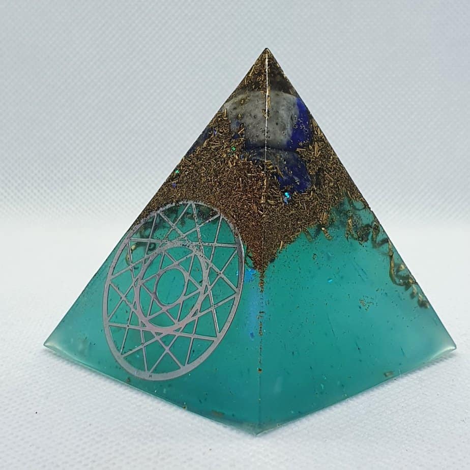 Aquarius Dreams Orgone Orgonite Pyramid 6cm 3