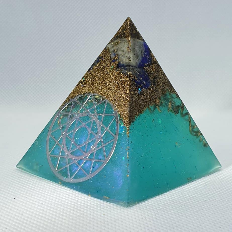 Aquarius Dreams Orgone Orgonite Pyramid 6cm - Radiating with a Lapis Lazuli for wisdom, intuition, and truth. Herkimer Diamonds, Sacred Geomtry, with Brass Protection, I wonder what truth you will find?